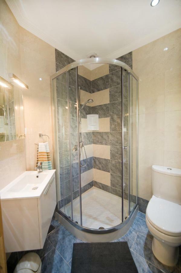 Sliema Duplex 1 Bedroom Apartment With 2 Bathrooms- Sleep 4 Exterior photo